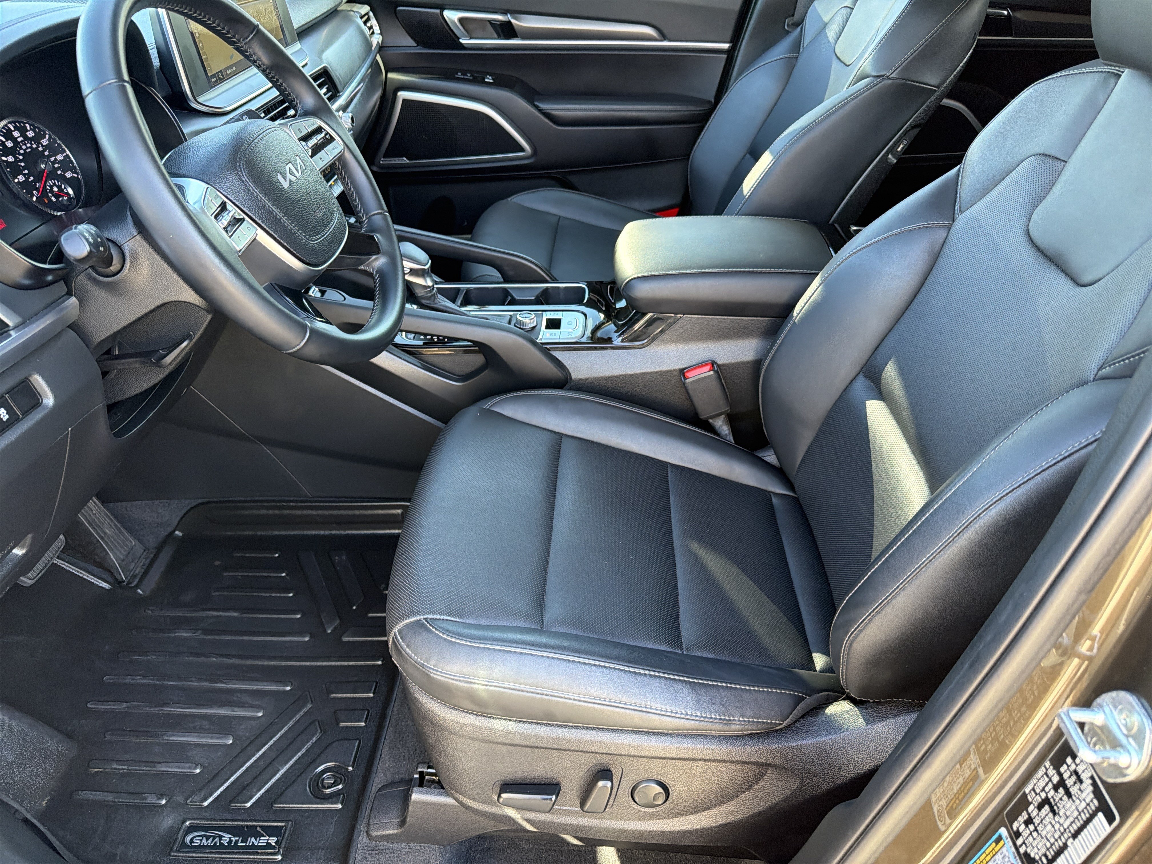 Used 2022 Kia Telluride S FWD image 2