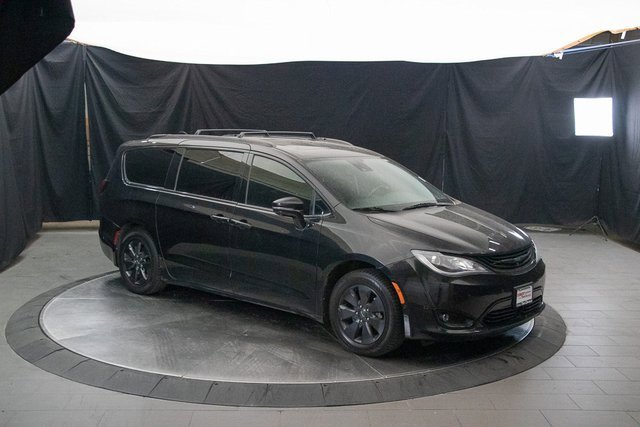 Used 2019 Chrysler Pacifica Limited w/ Advanced Safetytec Group image 2