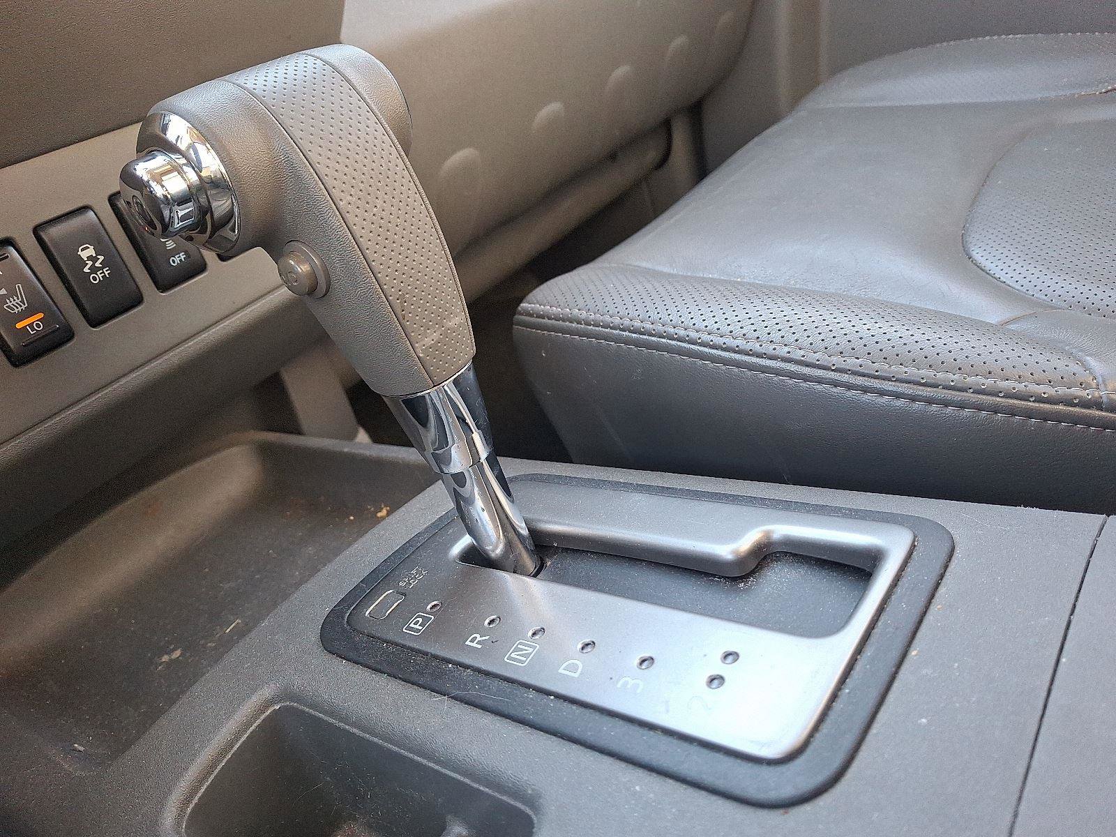 Used 2014 Nissan Frontier SL w/ SL Moonroof Package image 15