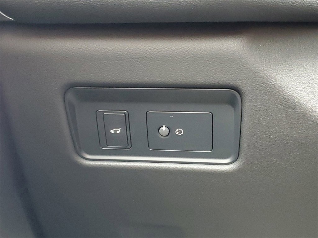 New 2025 Jaguar F-PACE R-Dynamic S image 14