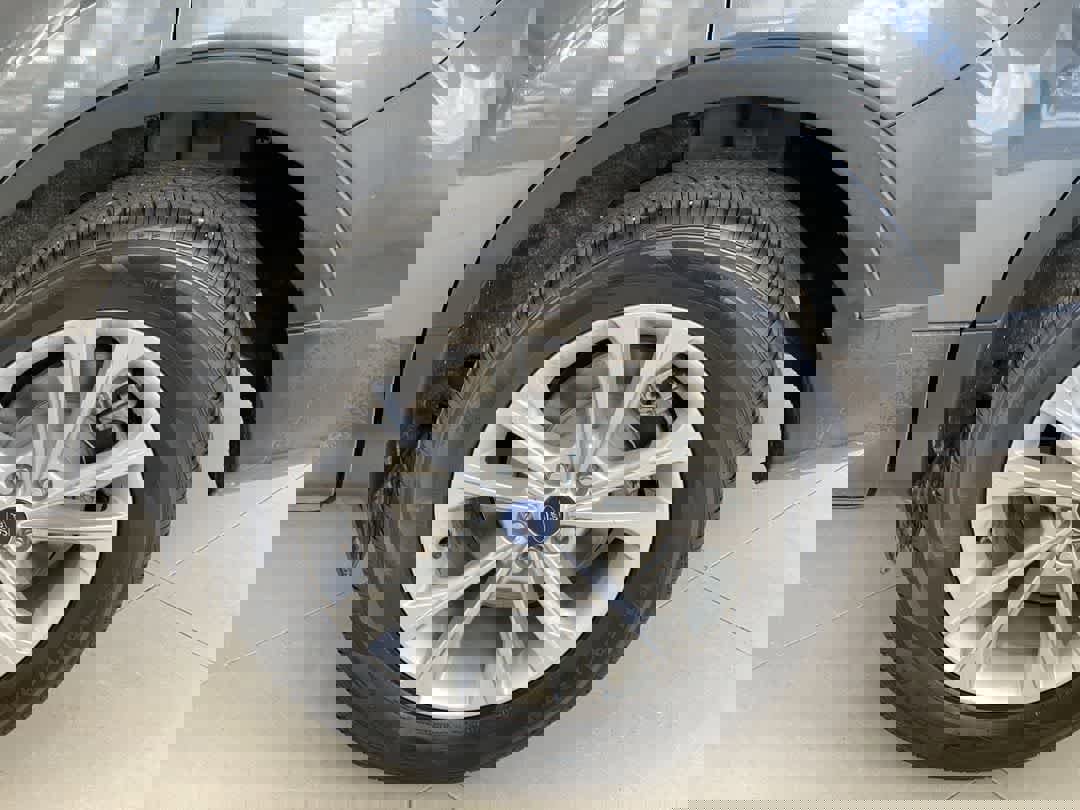 Used 2019 Ford Escape SE image 13