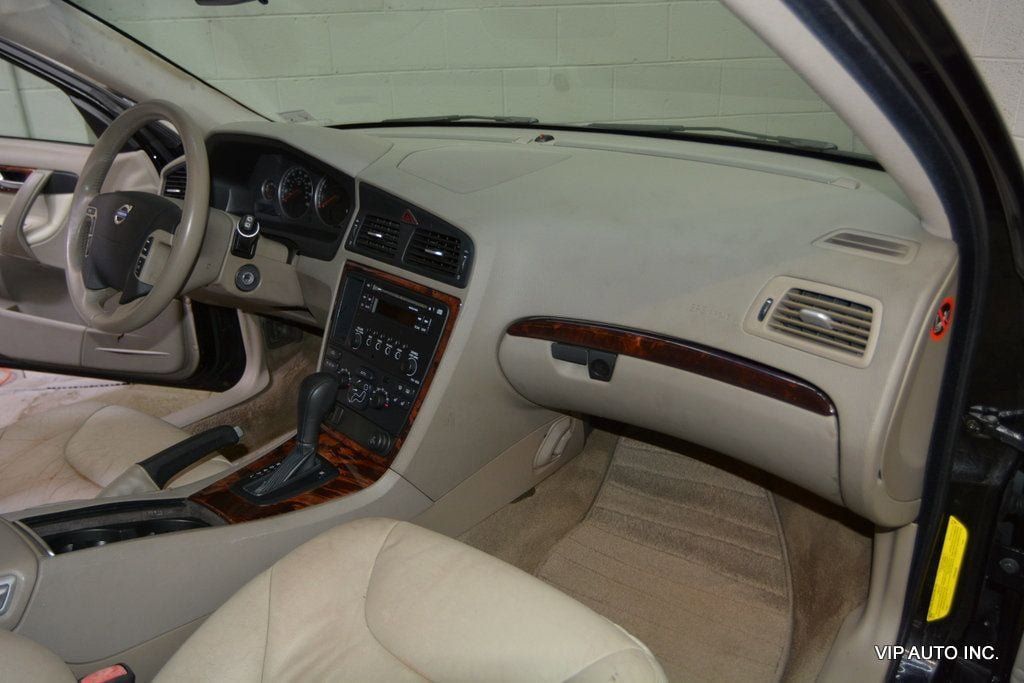 Used 2007 Volvo V70 2.4 FWD image 13