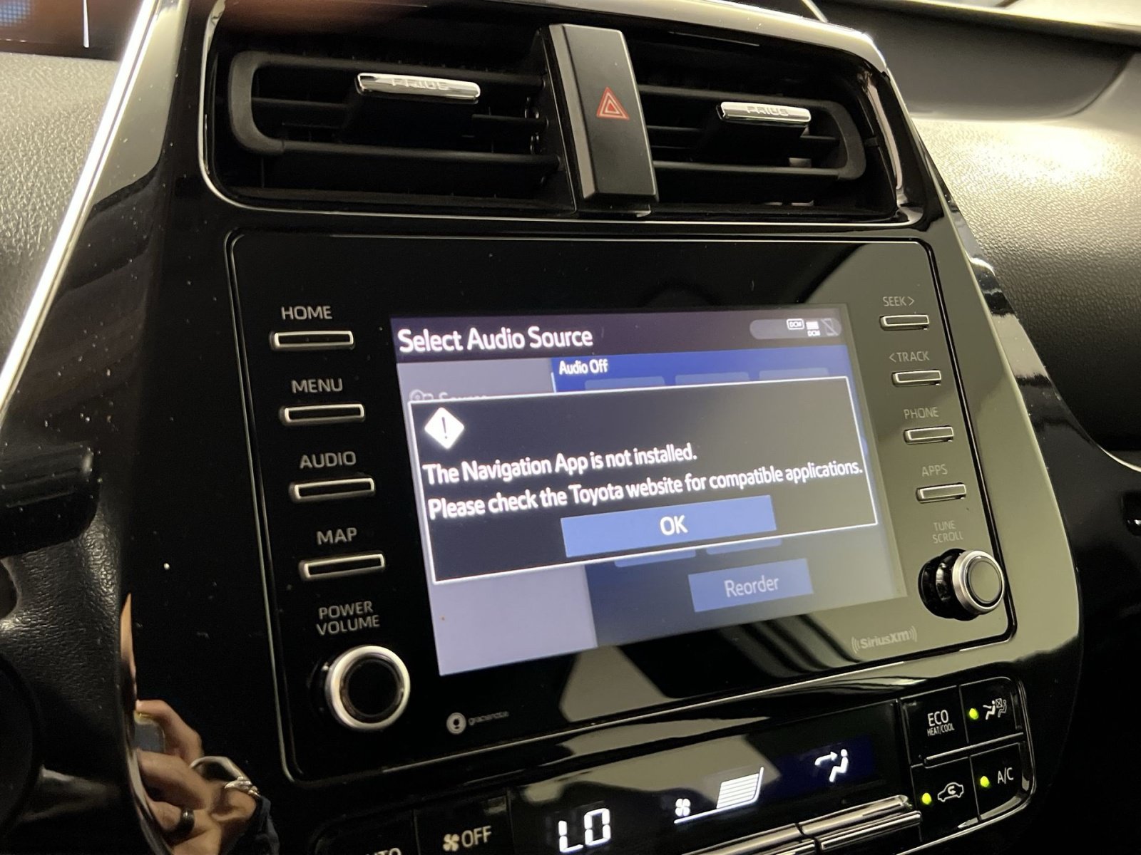 Used 2021 Toyota Prius LE w/ Carpet Mat Package (TMS) FWD image 20