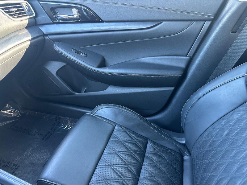Used 2023 Nissan Maxima Platinum w/ Sport Mat Group FWD image 21