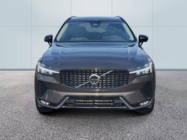 Certified 2025 Volvo XC60 B5 Plus image 2
