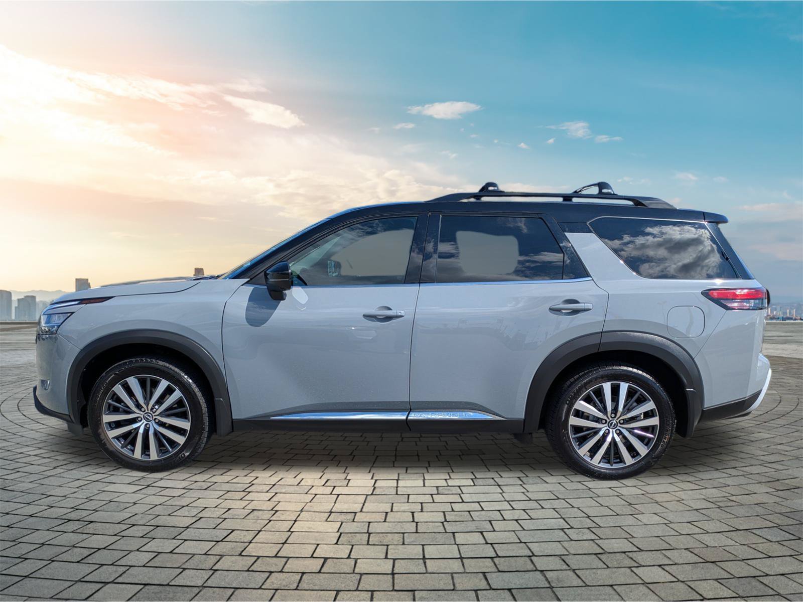 Used 2022 Nissan Pathfinder Platinum w/ Cargo Package FWD image 8