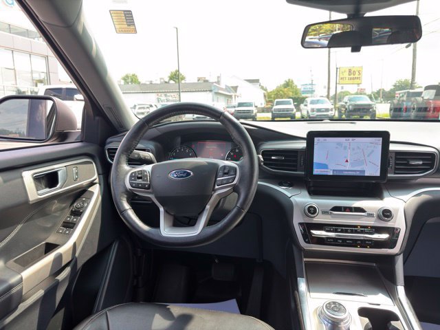 Used 2022 Ford Explorer XLT w/ Equipment Group 202A AWD/4WD image 31
