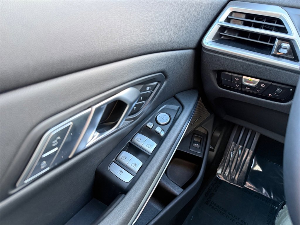 Certified 2025 BMW 330i xDrive Sedan w/ Premium Package image 28