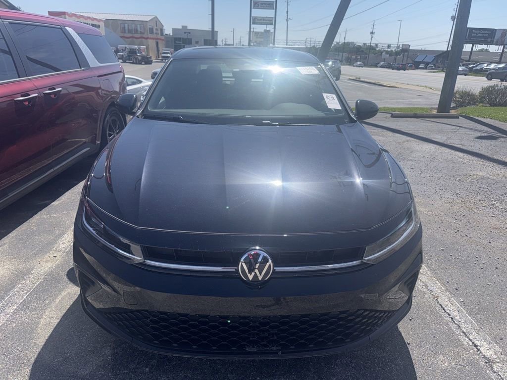 Used 2025 Volkswagen Jetta Sport FWD image 5