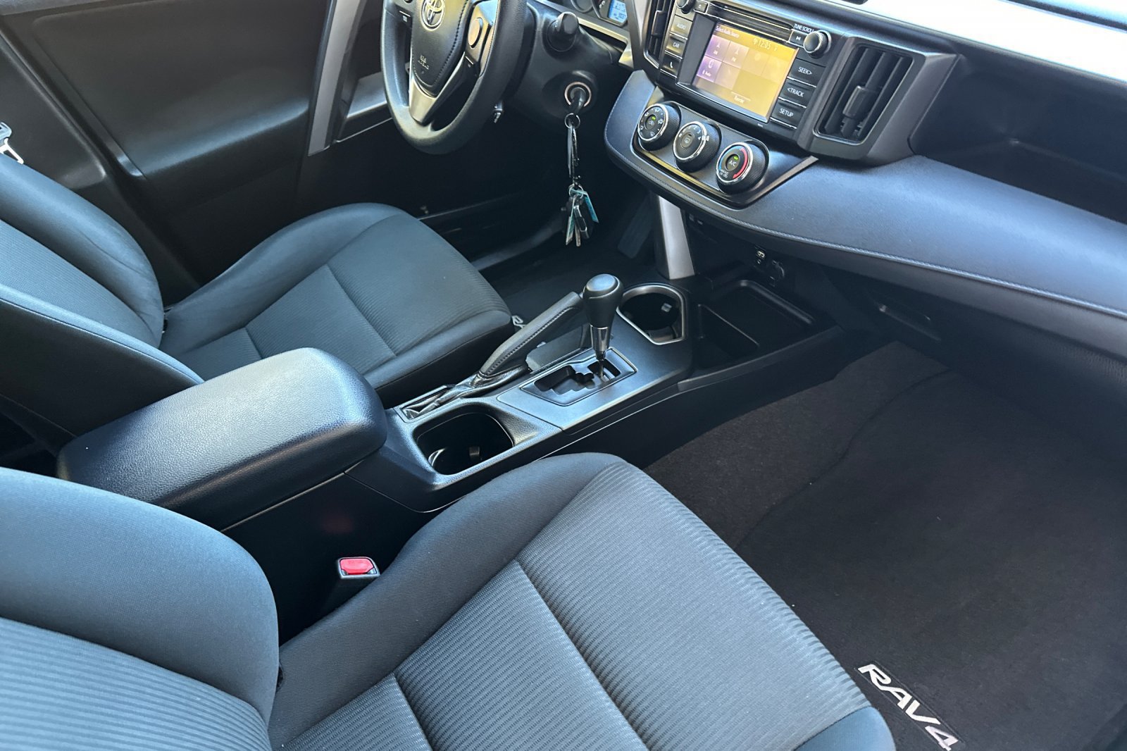 Used 2016 Toyota RAV4 LE FWD image 16