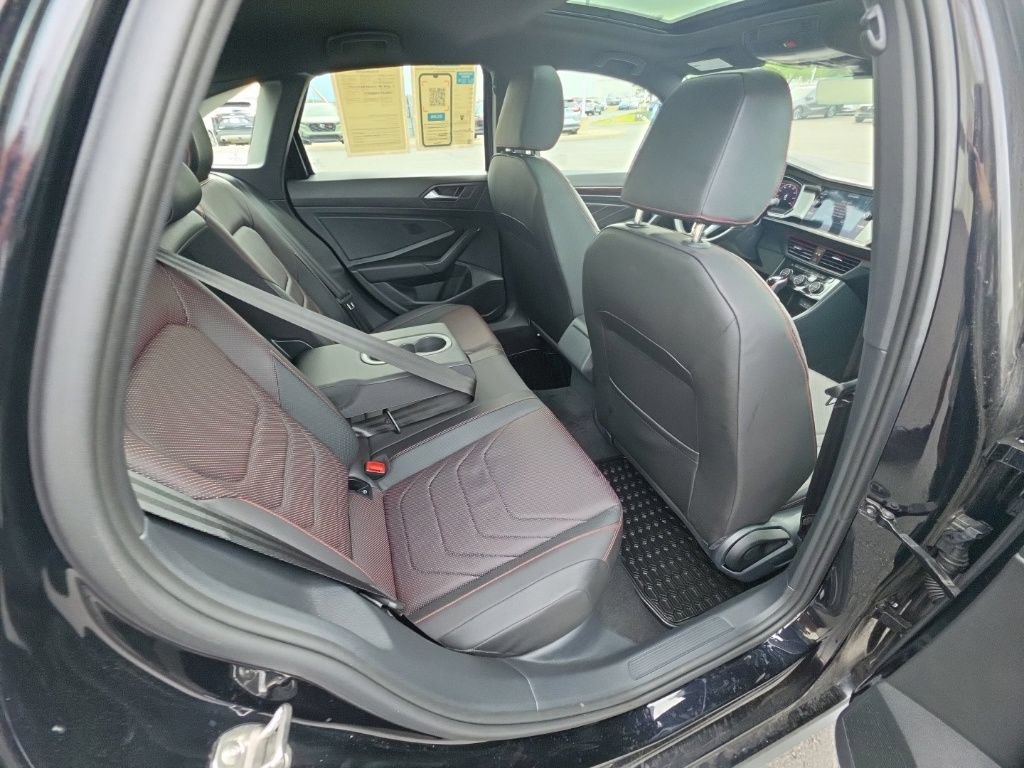 Used 2024 Volkswagen Jetta GLI Autobahn FWD image 30