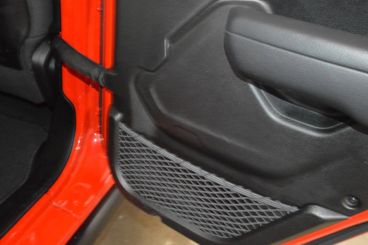 Used 2025 Jeep Wrangler Unlimited Rubicon 4xe w/ Safety Group AWD/4WD image 23