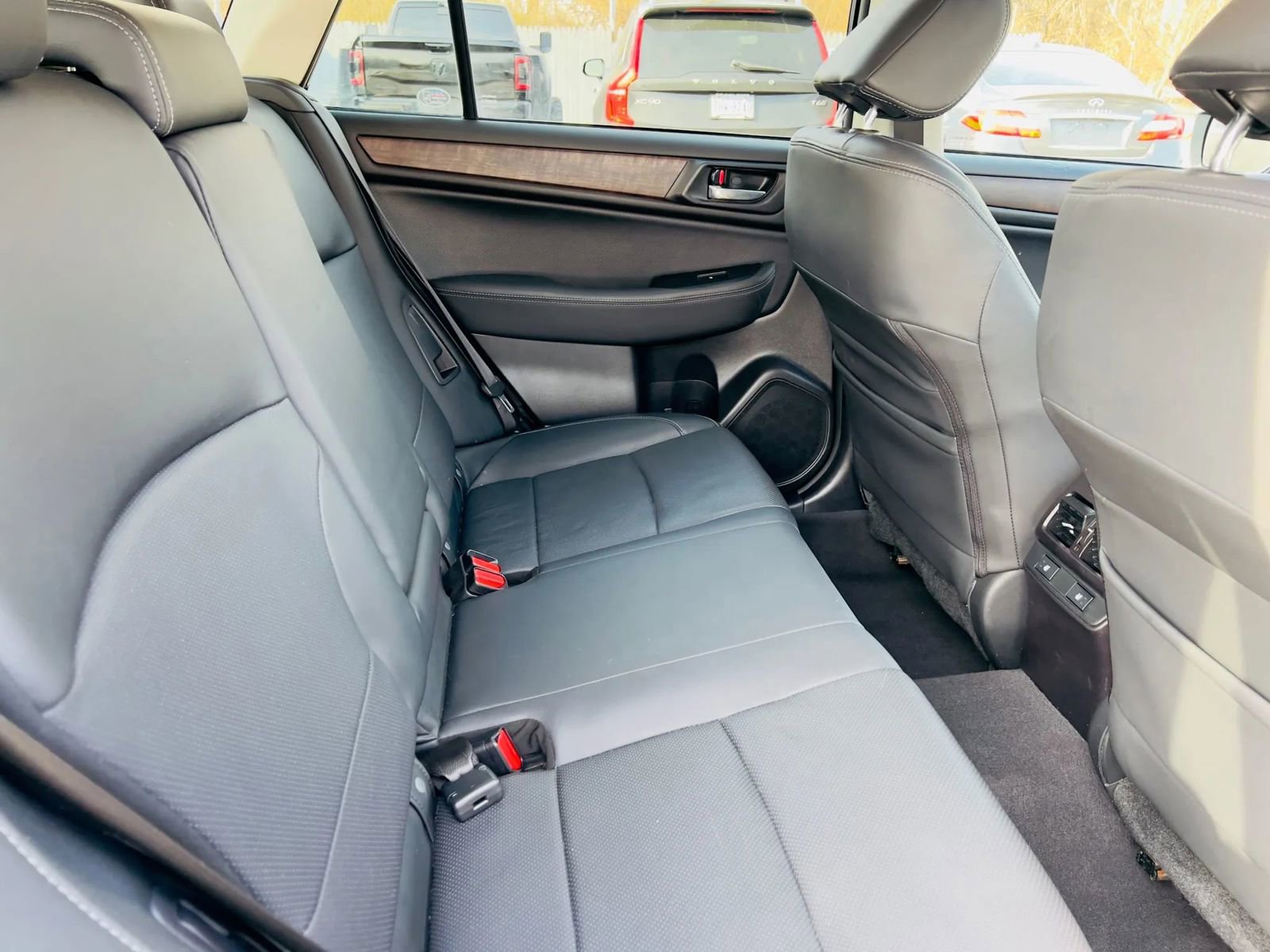 Used 2017 Subaru Outback 3.6R Limited image 20