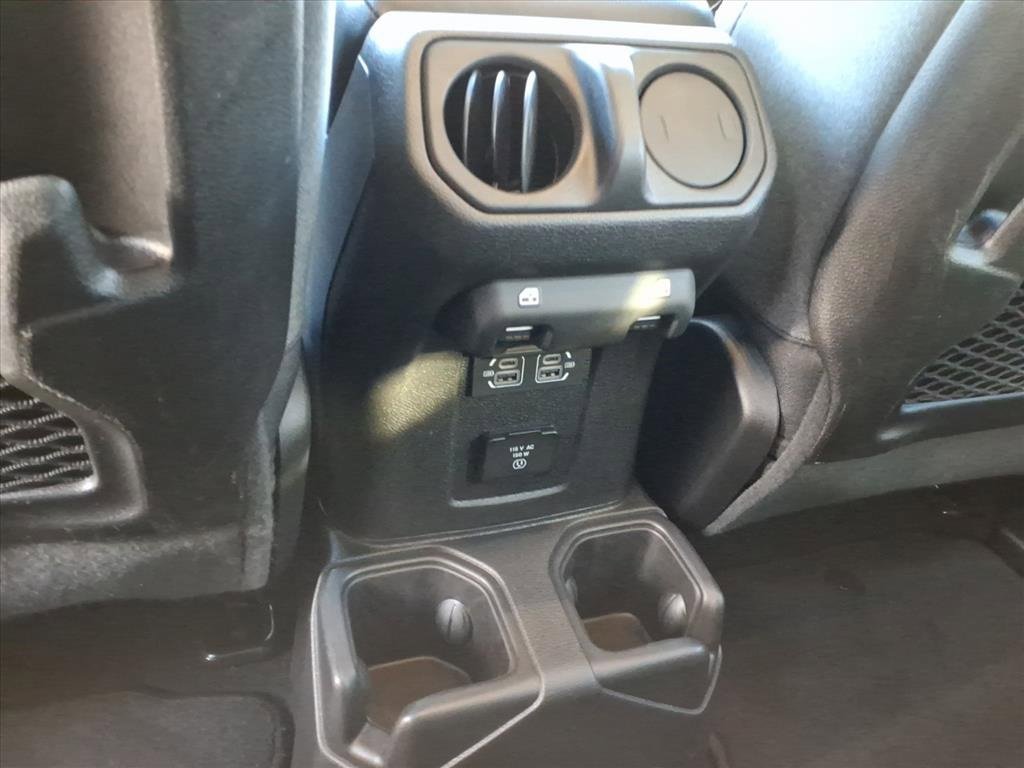 Used 2024 Jeep Wrangler Rubicon image 7