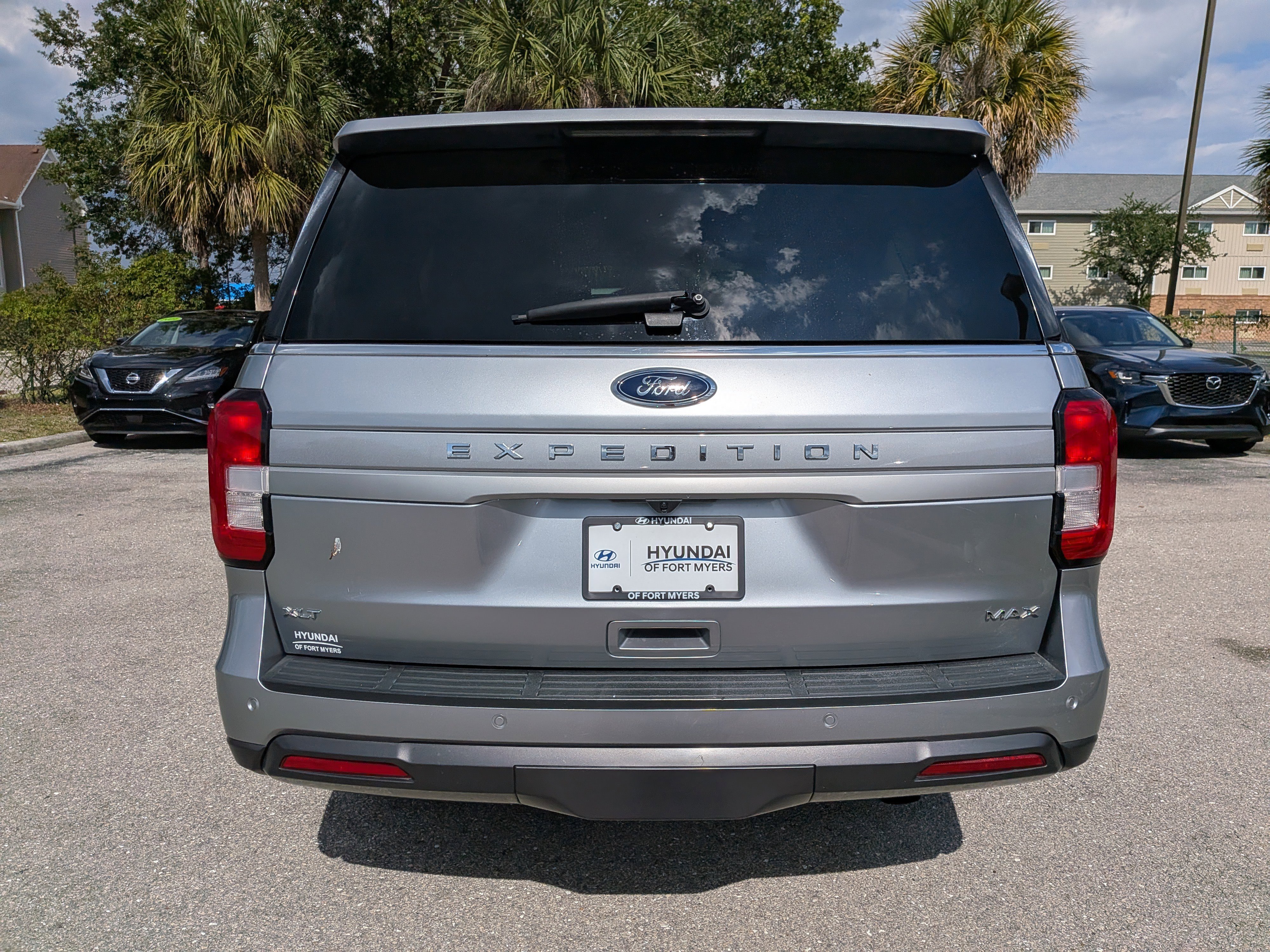 Used 2024 Ford Expedition Max XLT RWD image 5