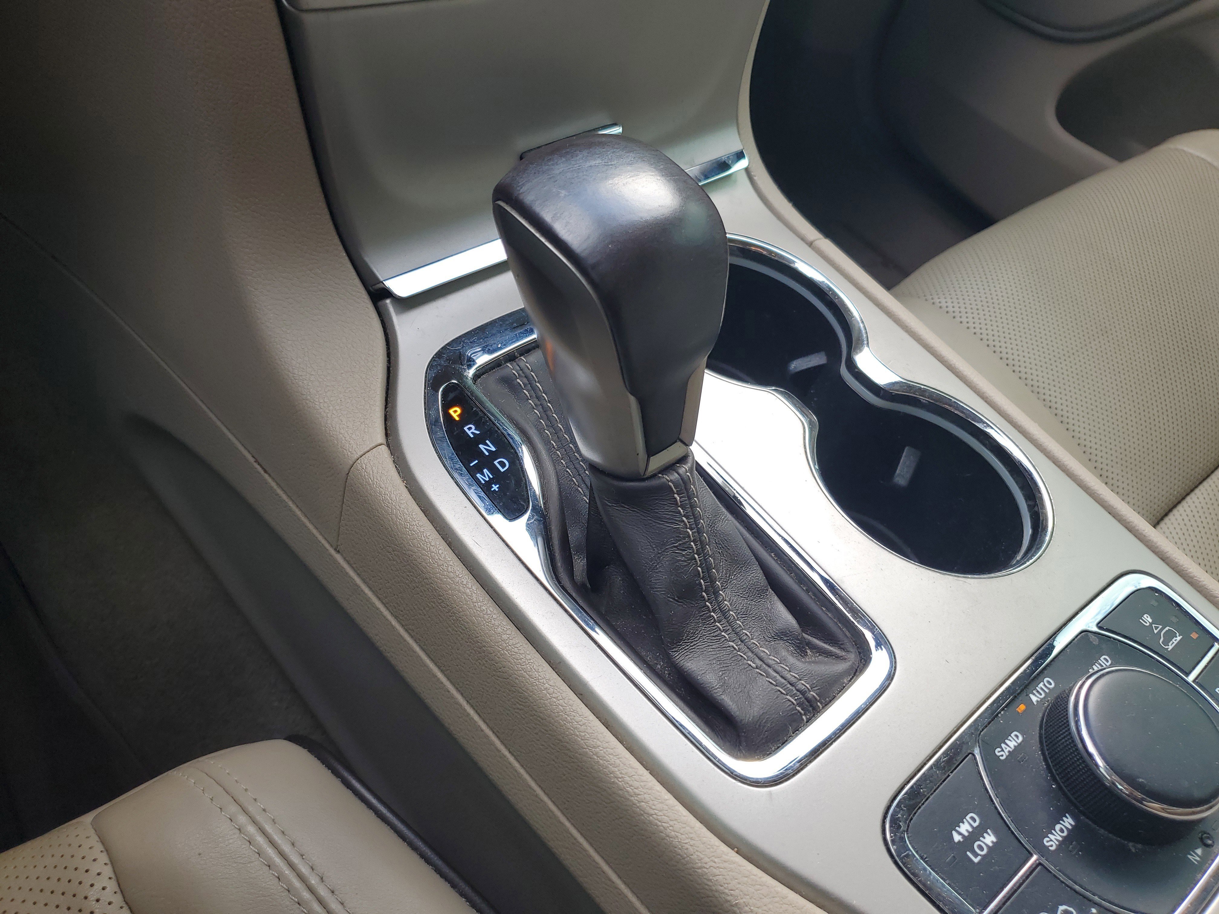 Used 2017 Jeep Grand Cherokee Overland image 38