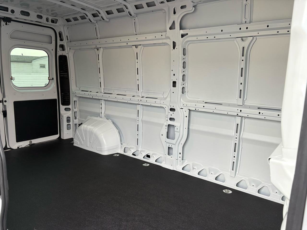 Used 2024 RAM ProMaster 2500 w/ Quick Order Package 22G SLT image 16