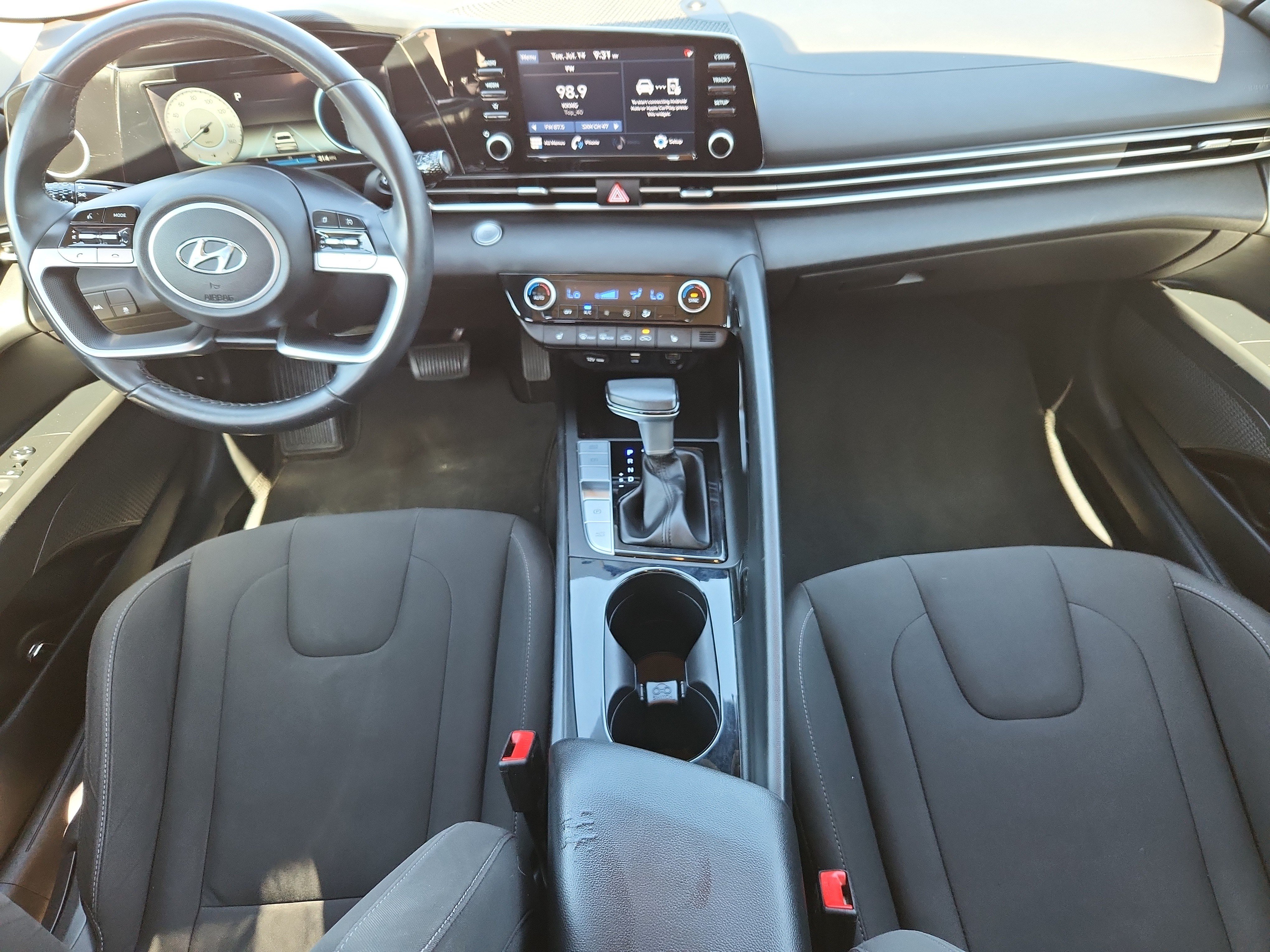 Used 2021 Hyundai Elantra SEL w/ Convenience Package FWD image 12