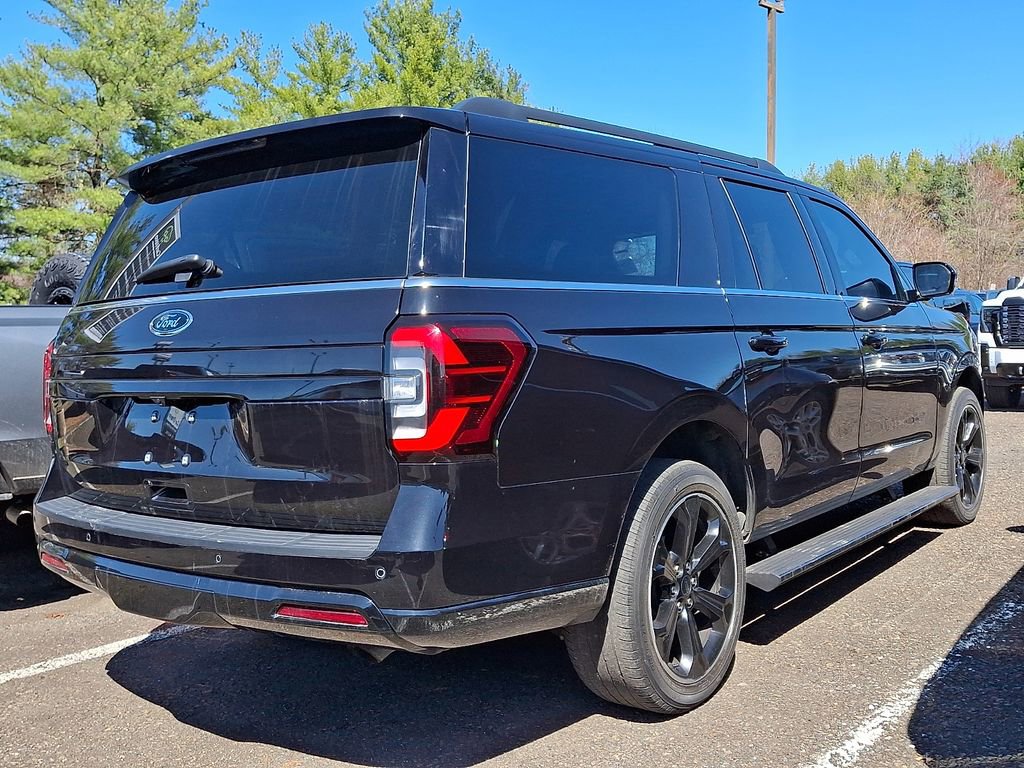 Used 2022 Ford Expedition Max Limited image 4
