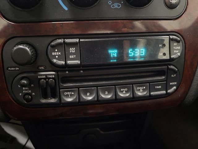 Used 2002 Chrysler Sebring LX FWD image 4