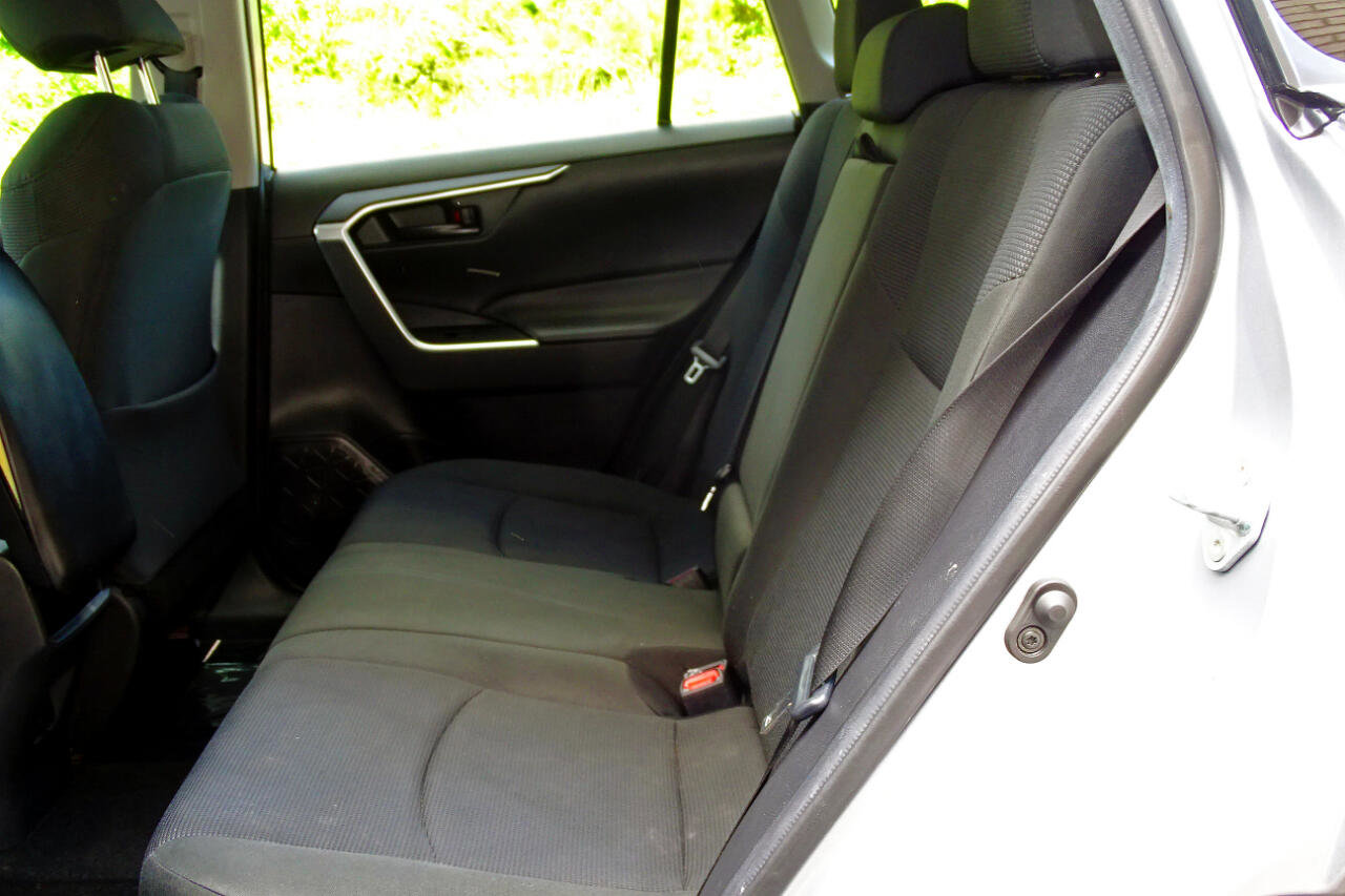 Used 2020 Toyota RAV4 LE image 12
