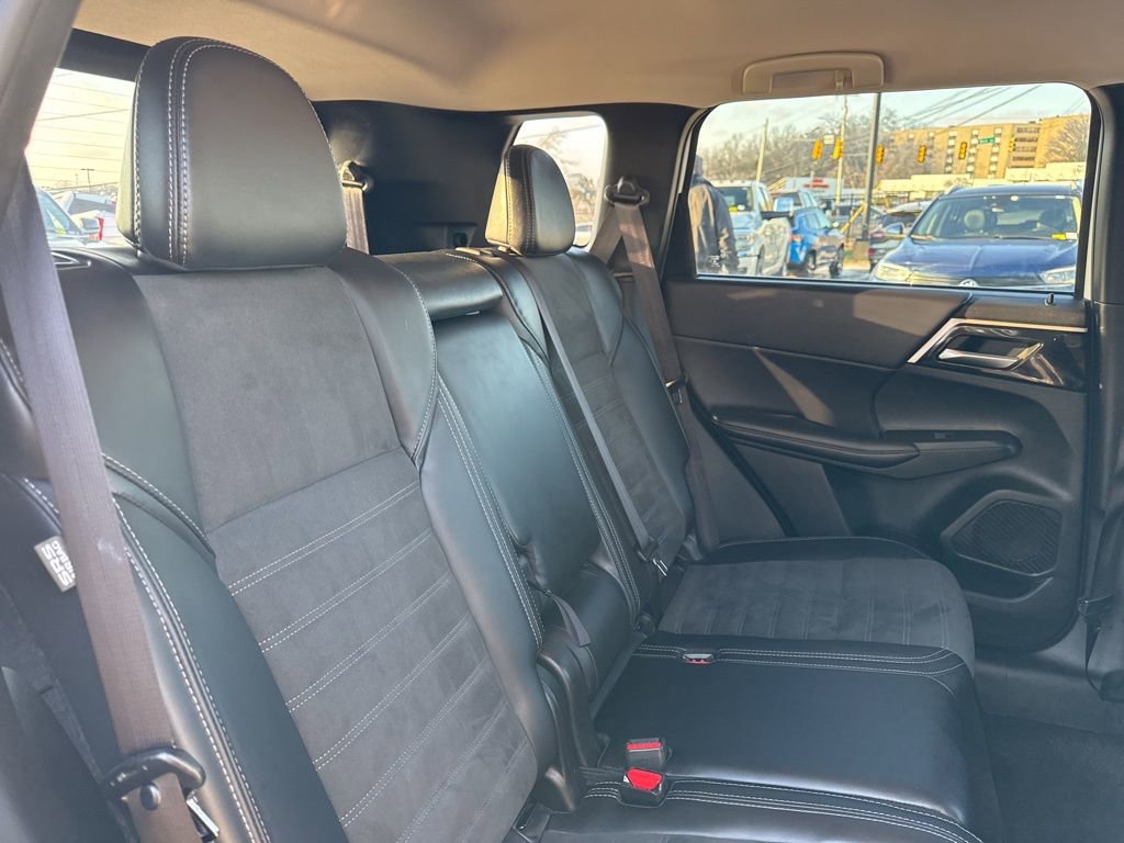 Used 2024 Mitsubishi Outlander SE image 25