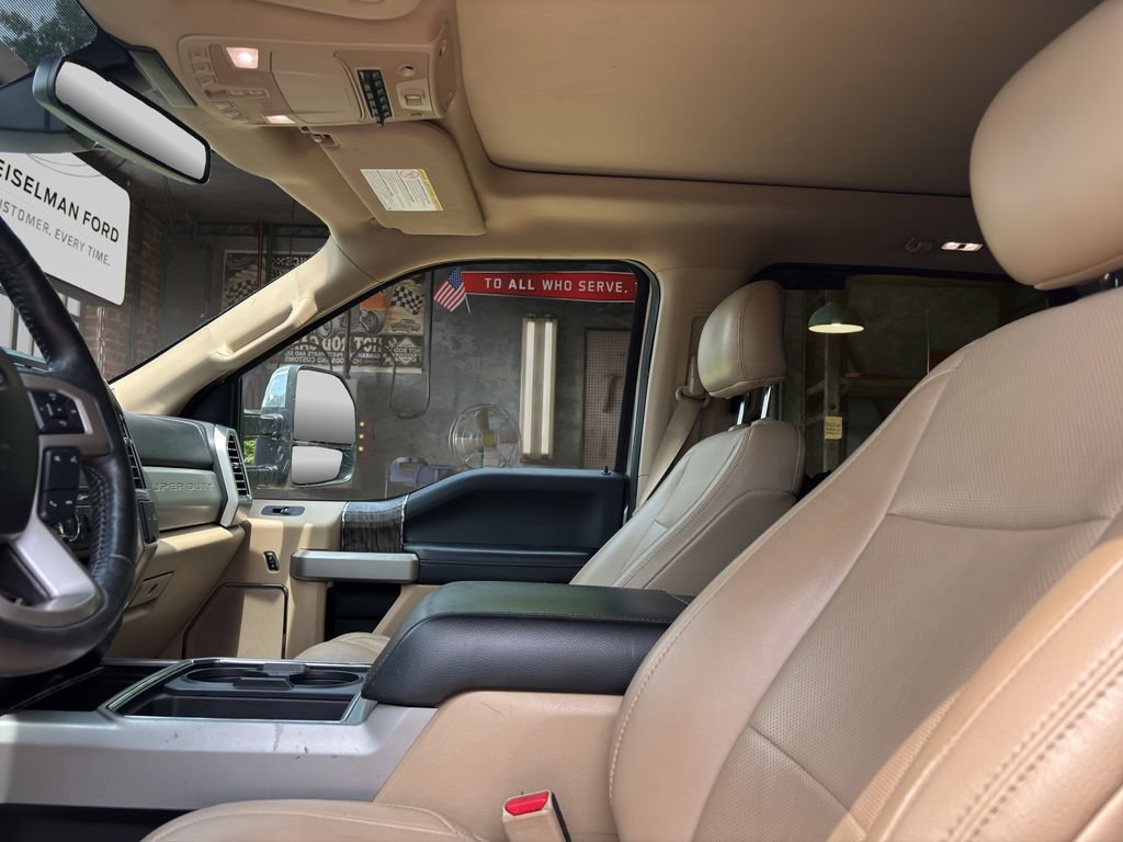 Used 2017 Ford F250 Lariat w/ Lariat Ultimate Package AWD/4WD image 19
