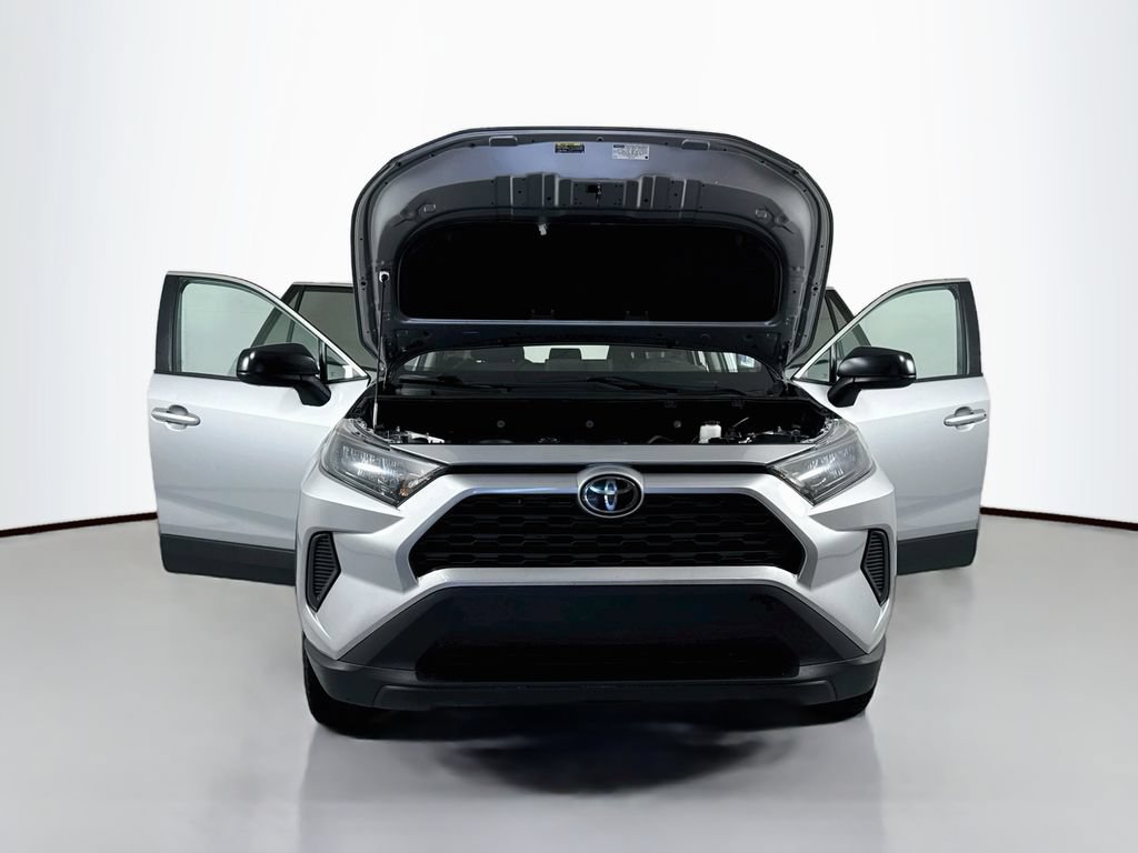Used 2021 Toyota RAV4 LE AWD/4WD image 19