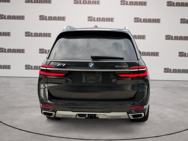 Used 2025 BMW X7 xDrive40i AWD/4WD image 3