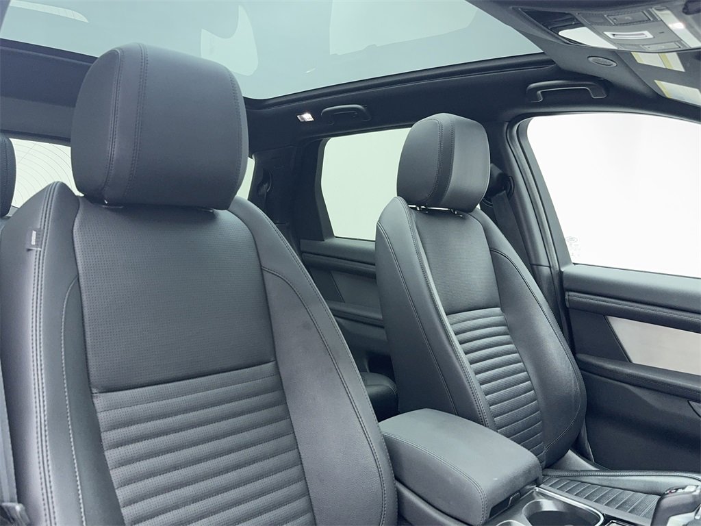 Used 2023 Land Rover Discovery Sport SE image 47