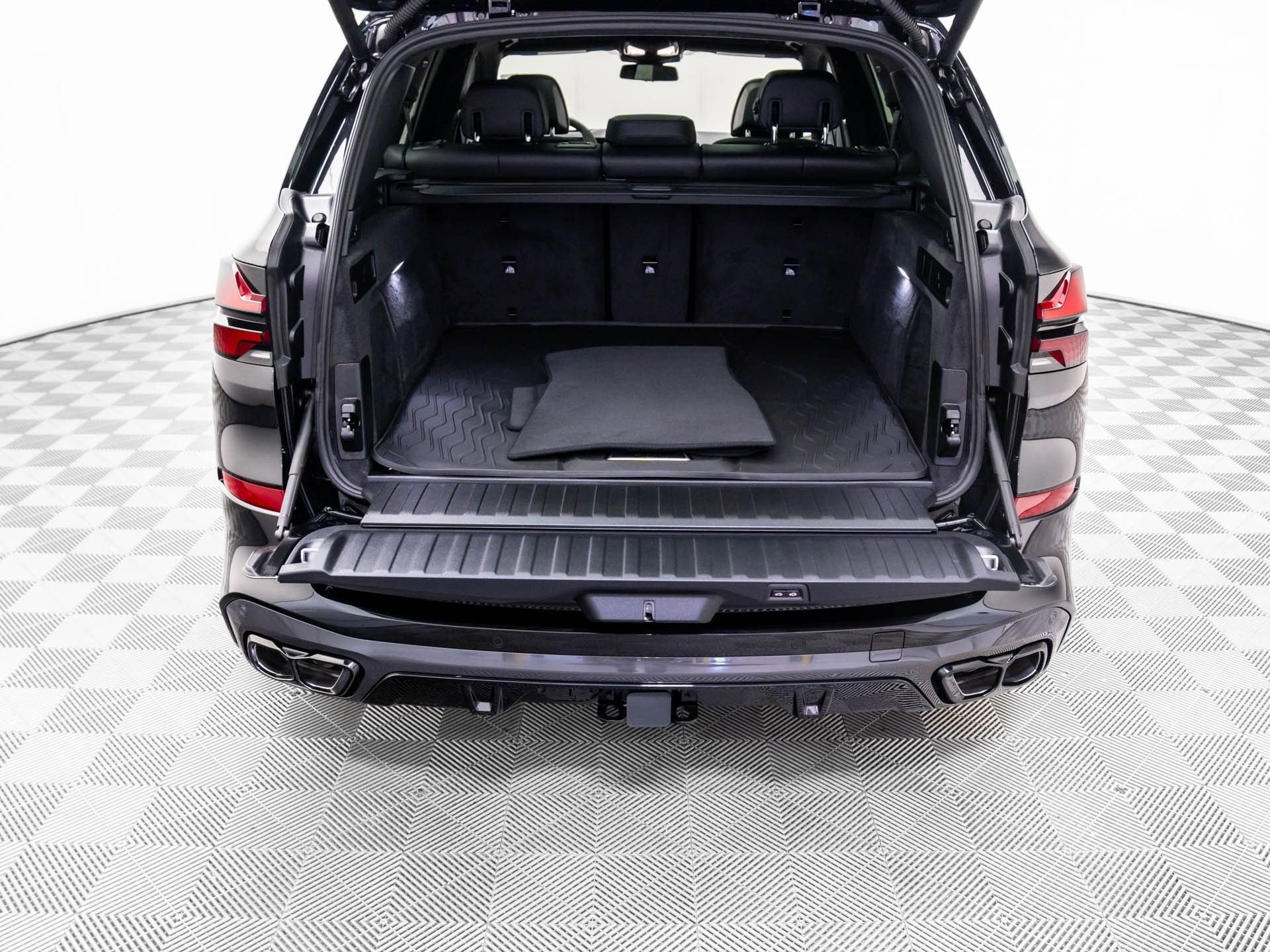 New 2026 BMW X5 M60i w/ Executive Package image 31