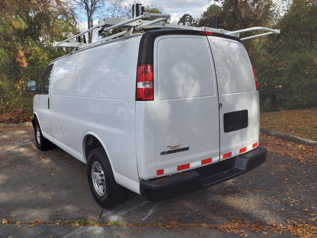 Used 2018 Chevrolet Express 2500 w/ Driver Convenience Package image 5