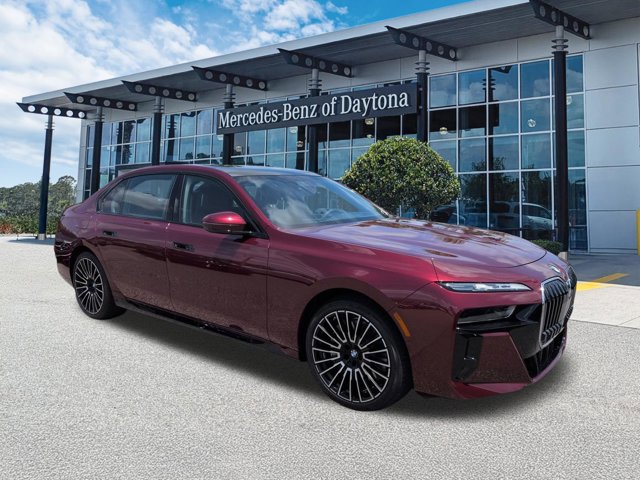 Used 2024 BMW 760i xDrive AWD/4WD image 2