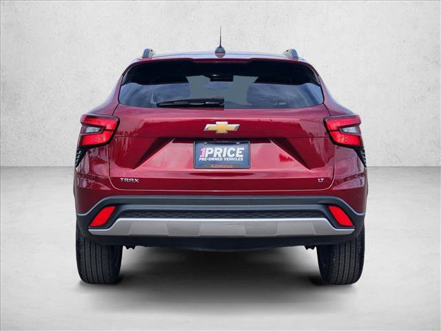 Used 2025 Chevrolet Trax LT w/ LT Convenience Package FWD image 7