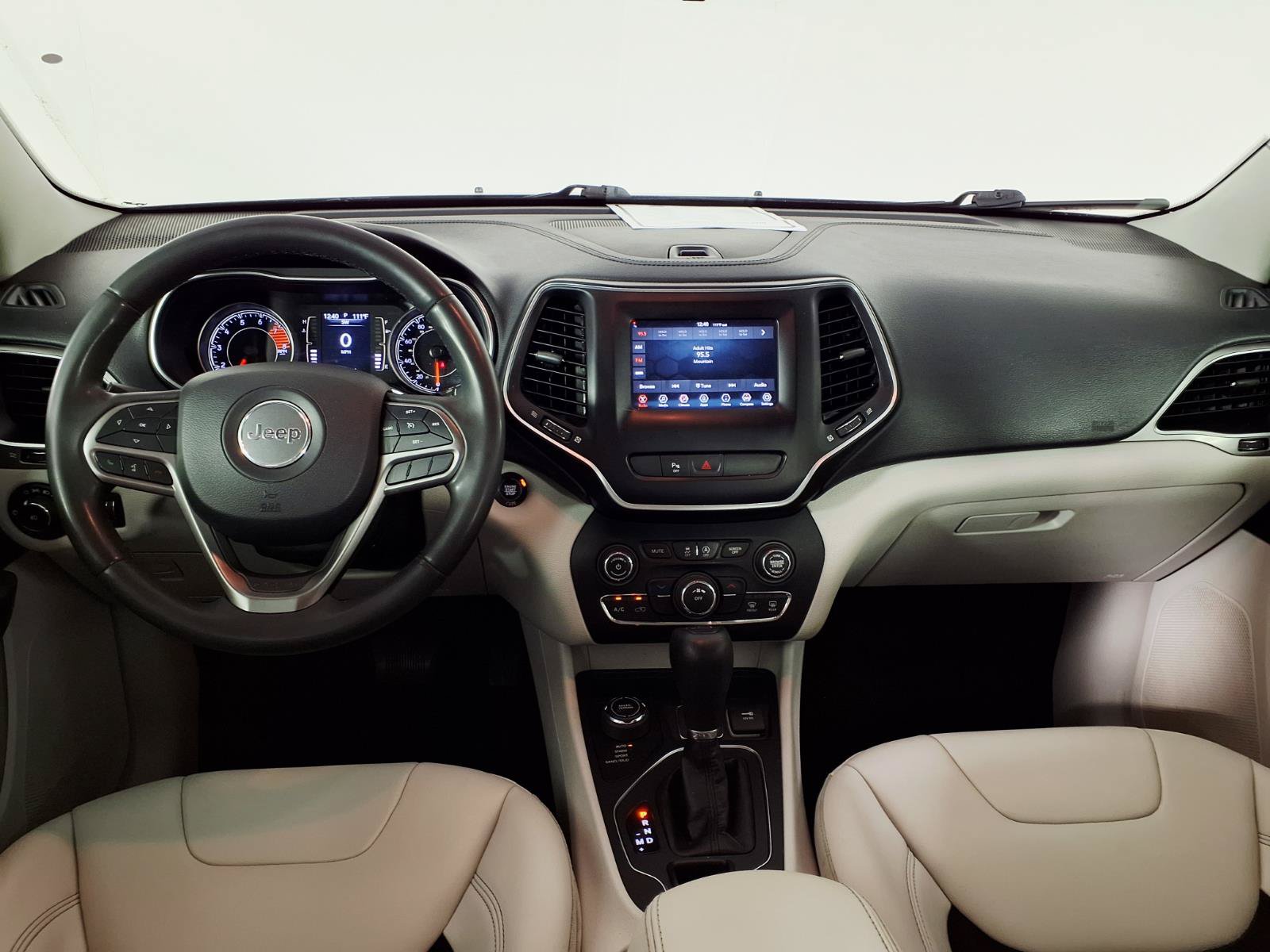 Used 2020 Jeep Cherokee Latitude Plus AWD/4WD image 14