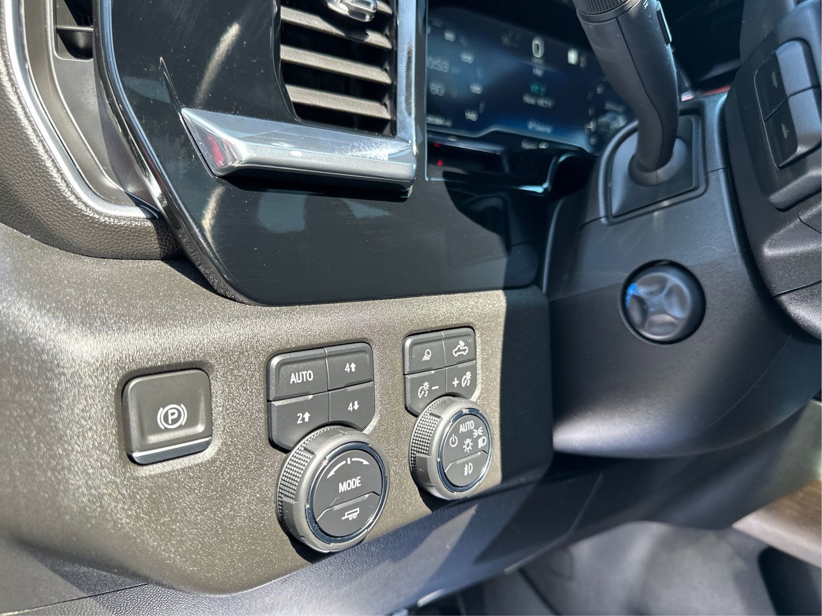 Used 2023 Chevrolet Silverado 1500 High Country w/ High Country Premium Package AWD/4WD image 20
