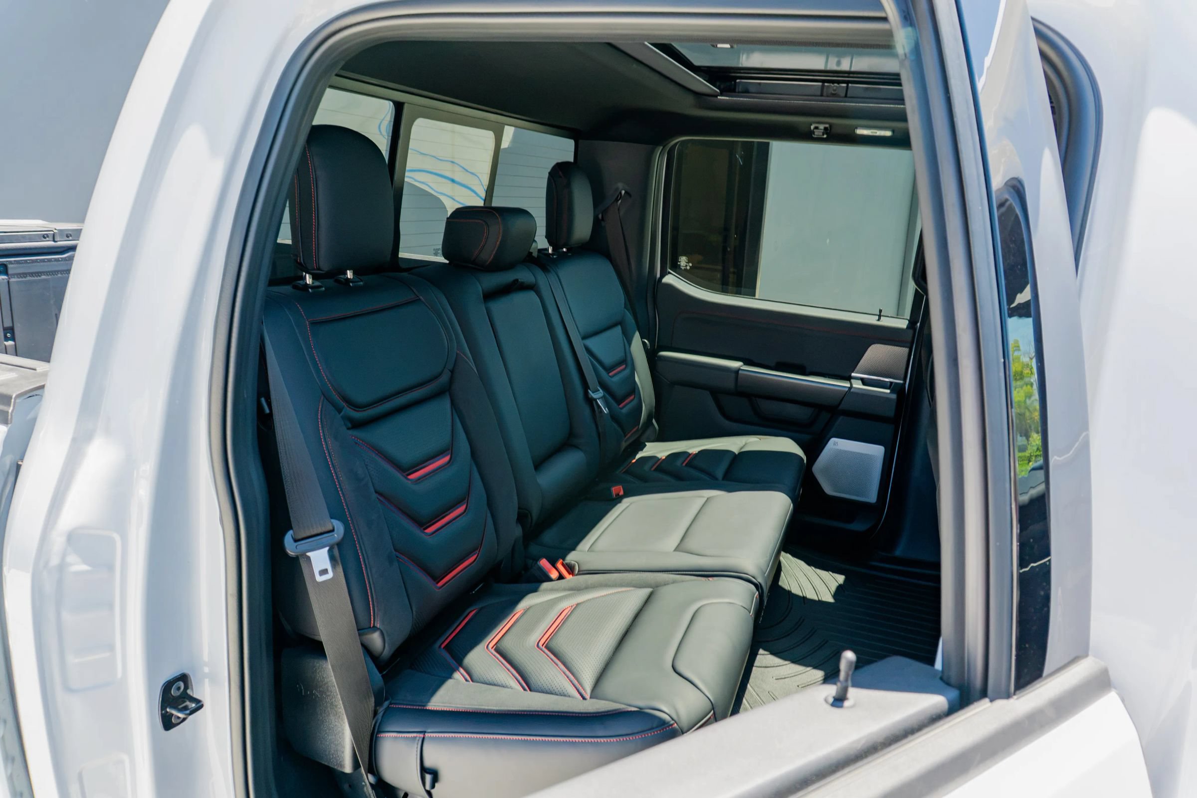 Used 2025 Ford F150 Raptor AWD/4WD image 15