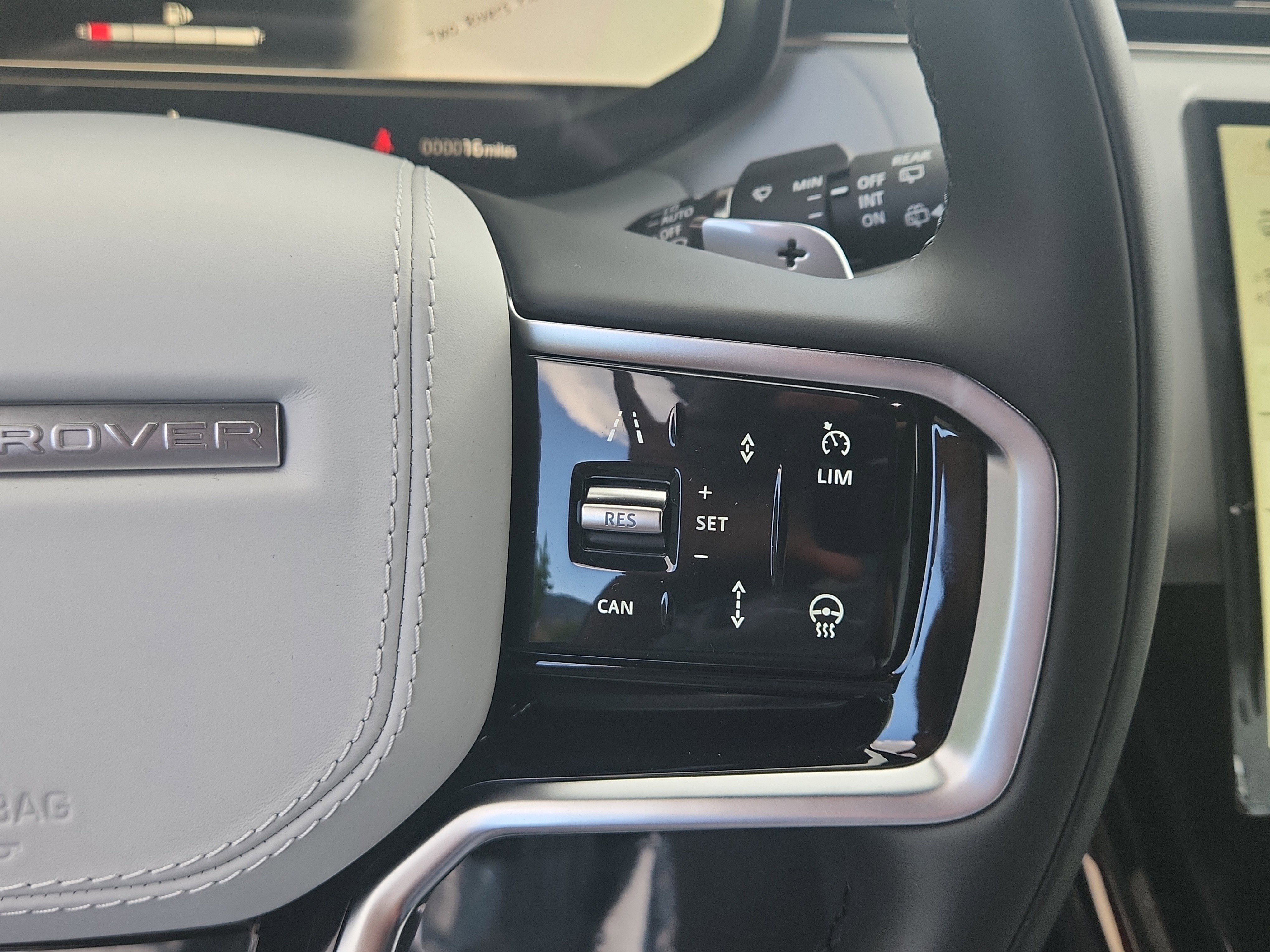 New 2025 Land Rover Range Rover Sport SE image 25