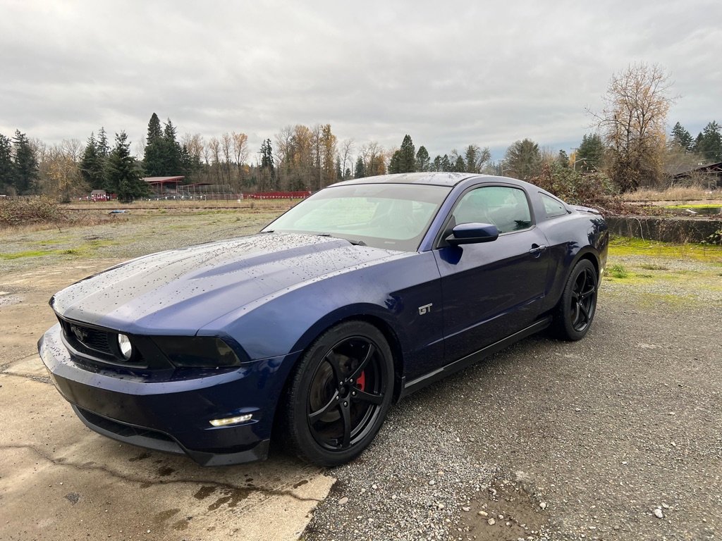 Used 2010 Ford Mustang GT image 2