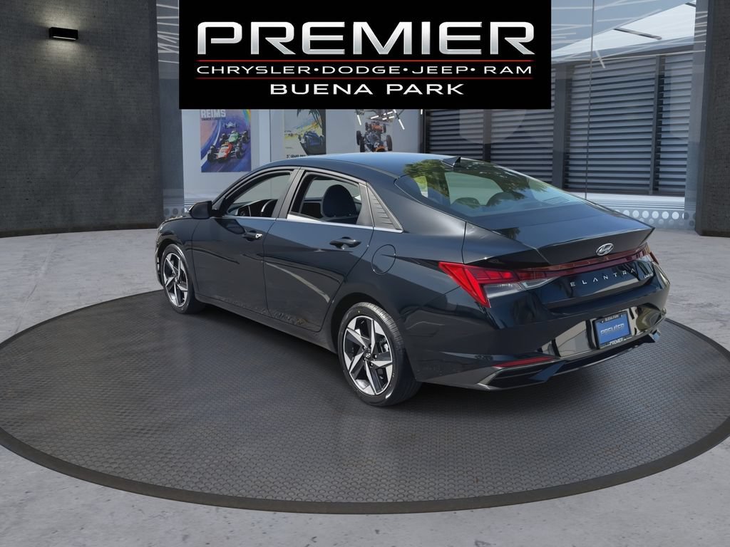 Used 2022 Hyundai Elantra Limited FWD image 7