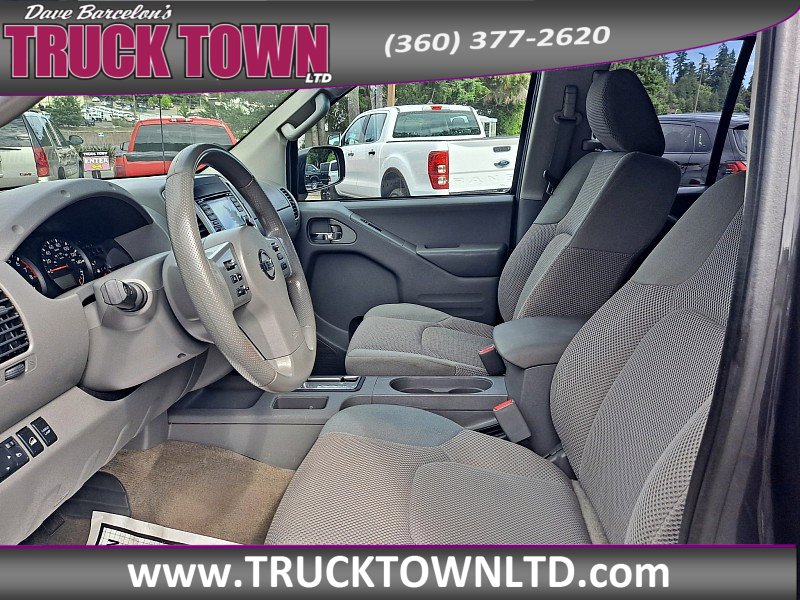 Used 2015 Nissan Frontier SV image 16