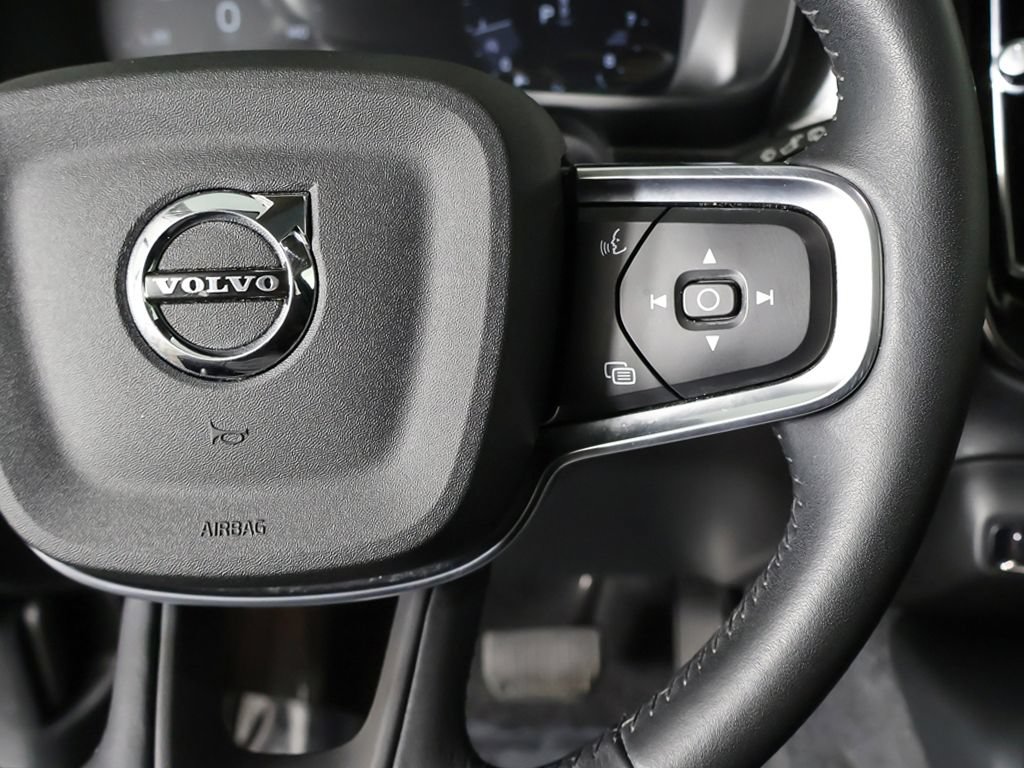 Used 2019 Volvo XC40 T5 Momentum AWD/4WD image 36
