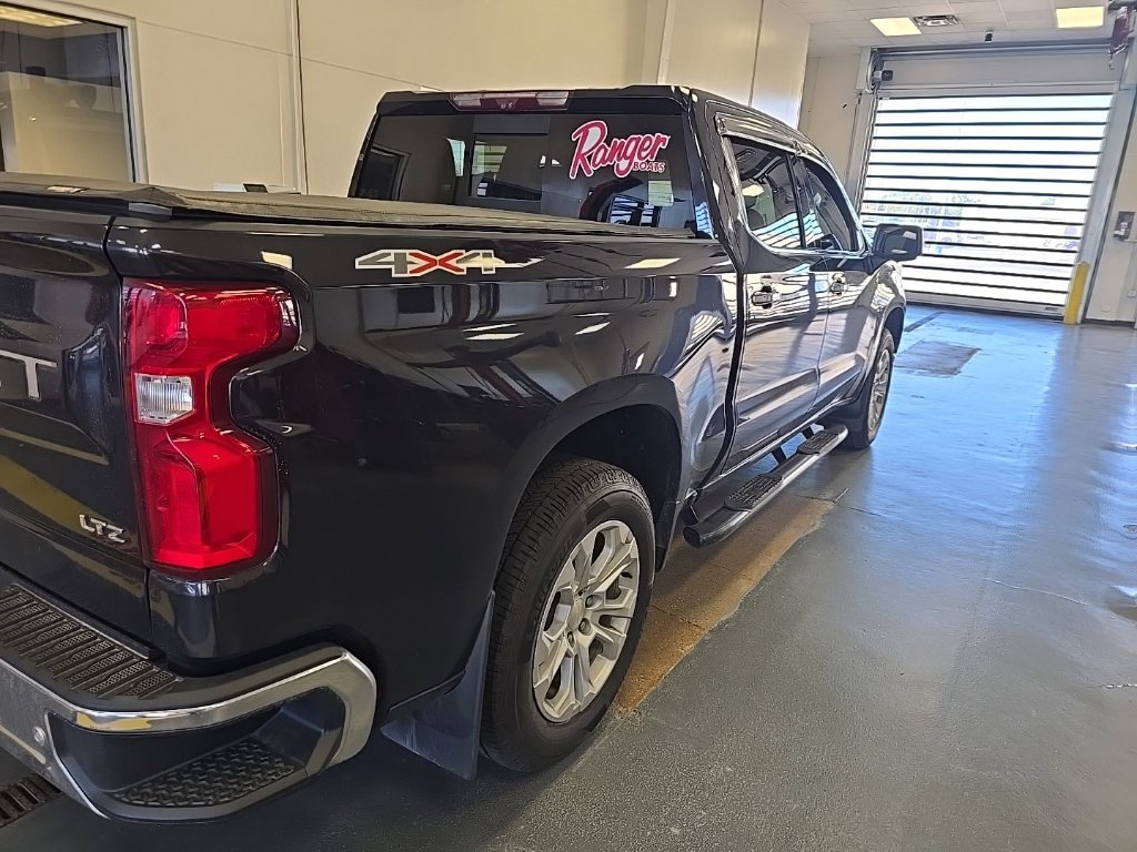 Used 2022 Chevrolet Silverado 1500 LTZ w/ Technology Package AWD/4WD image 3