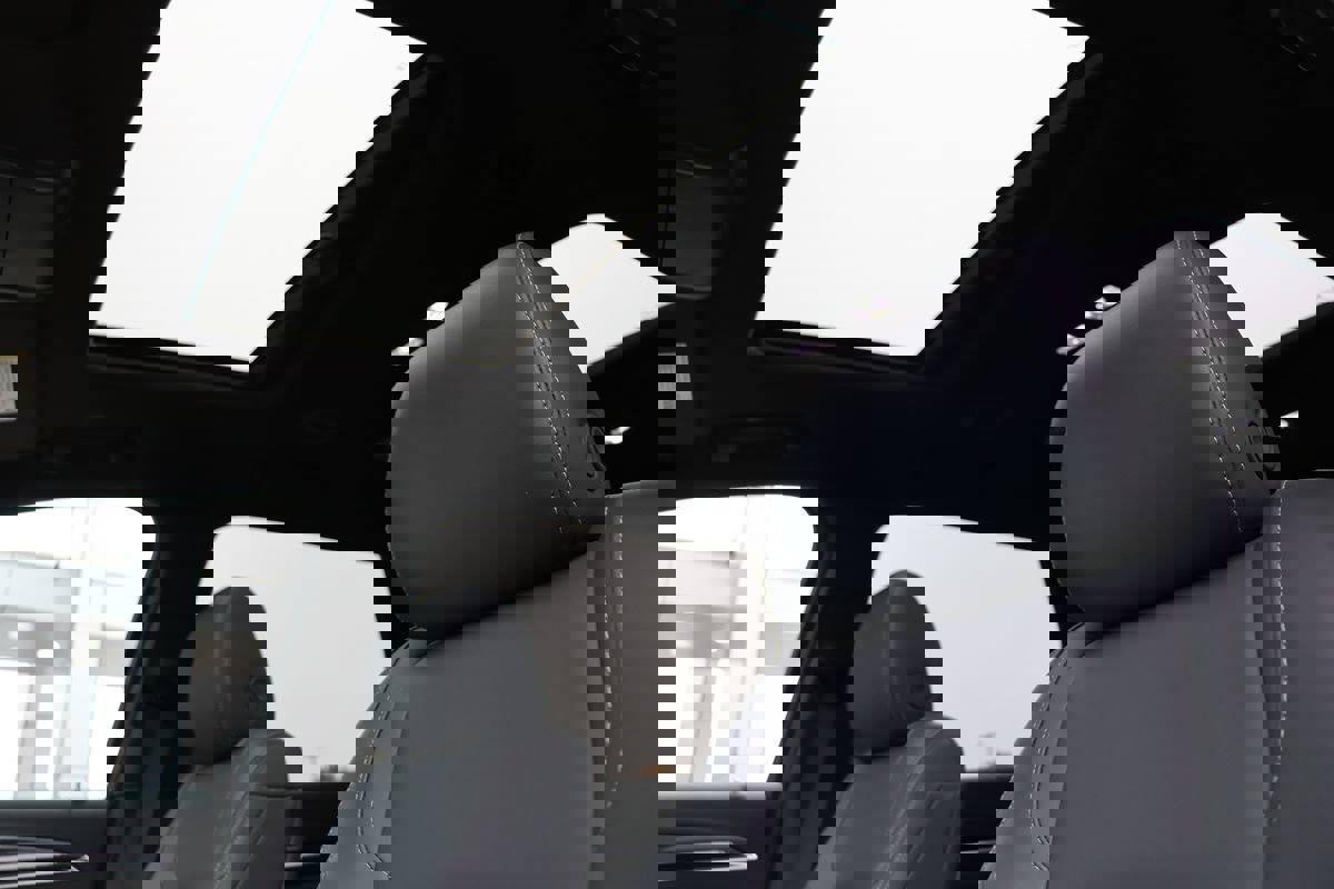 Used 2022 Buick Enclave Premium w/ Experience Buick Package image 10