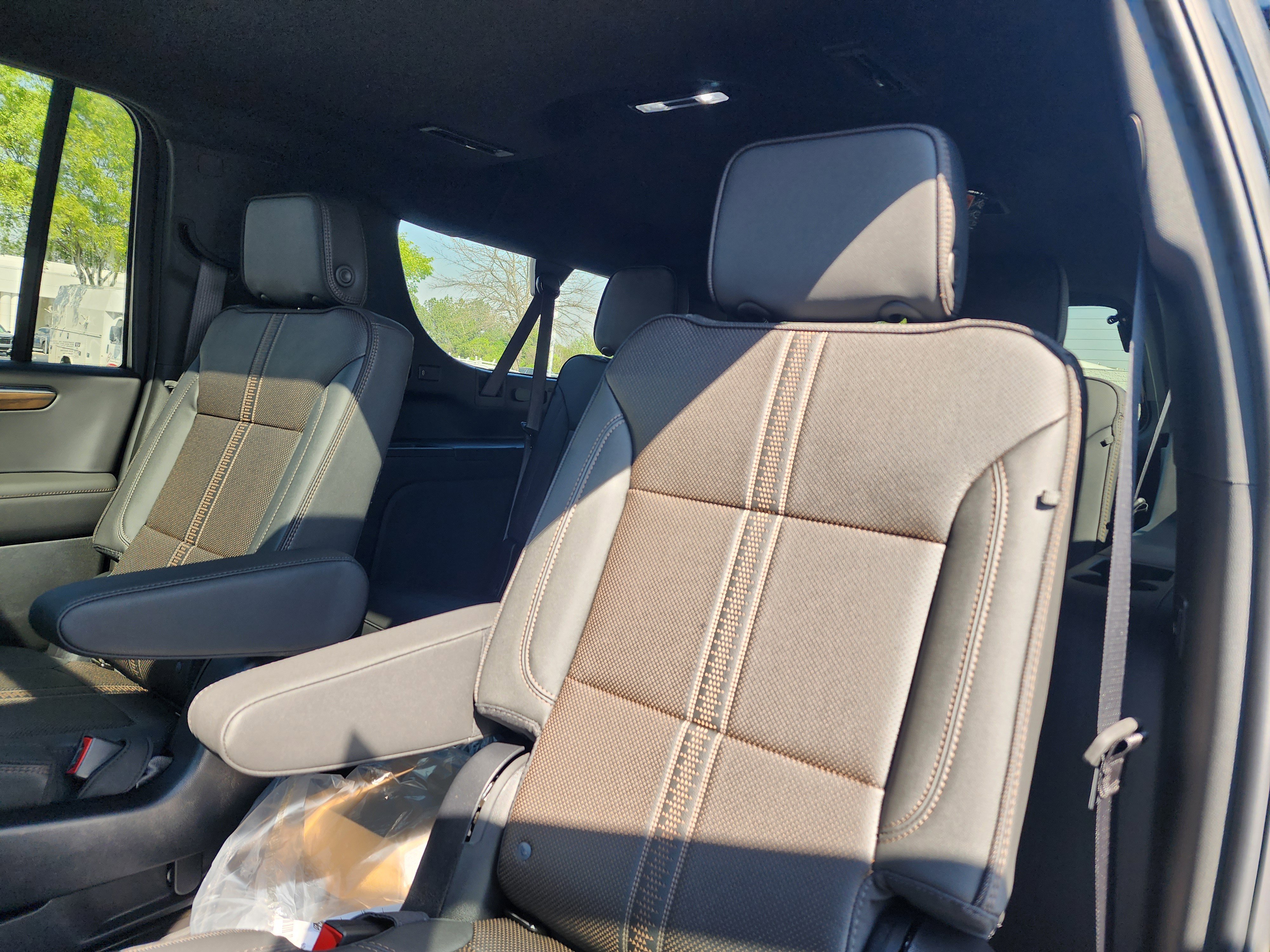 New 2026 Chevrolet Suburban High Country image 13