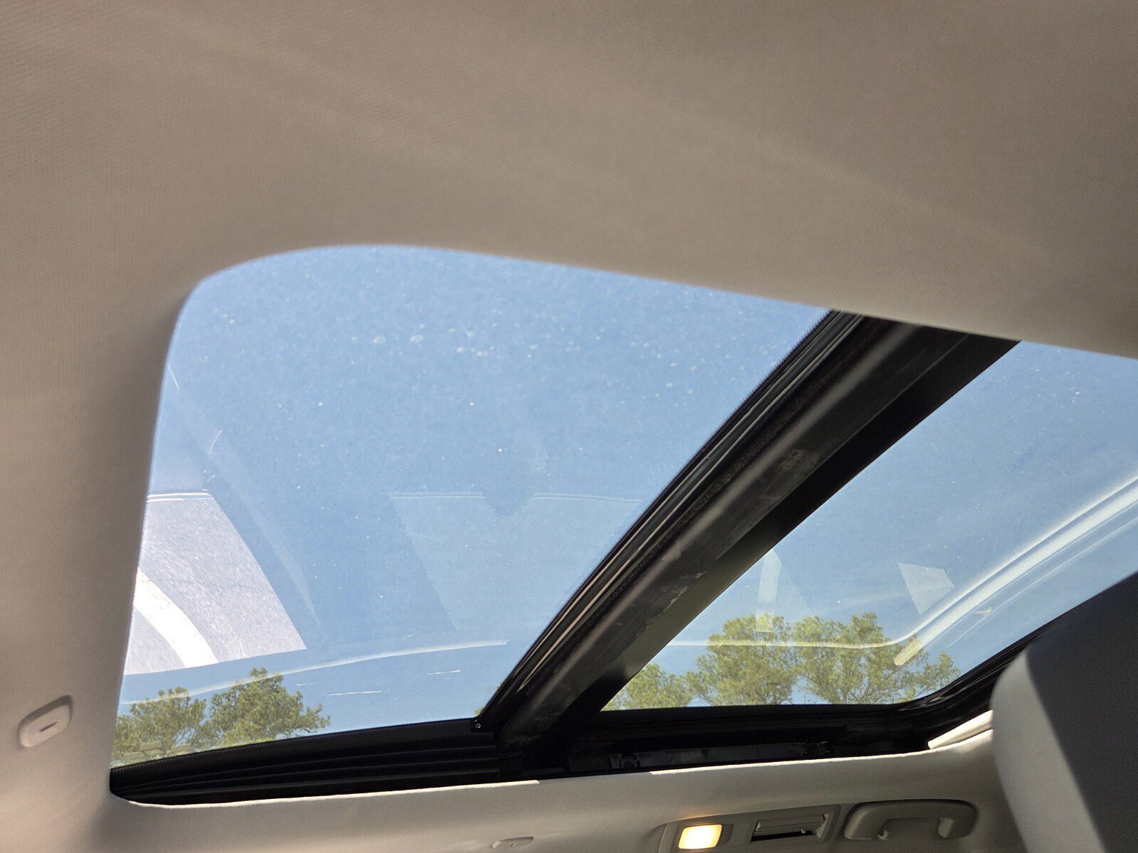 New 2026 INFINITI QX60 Luxe w/ Family Package image 15