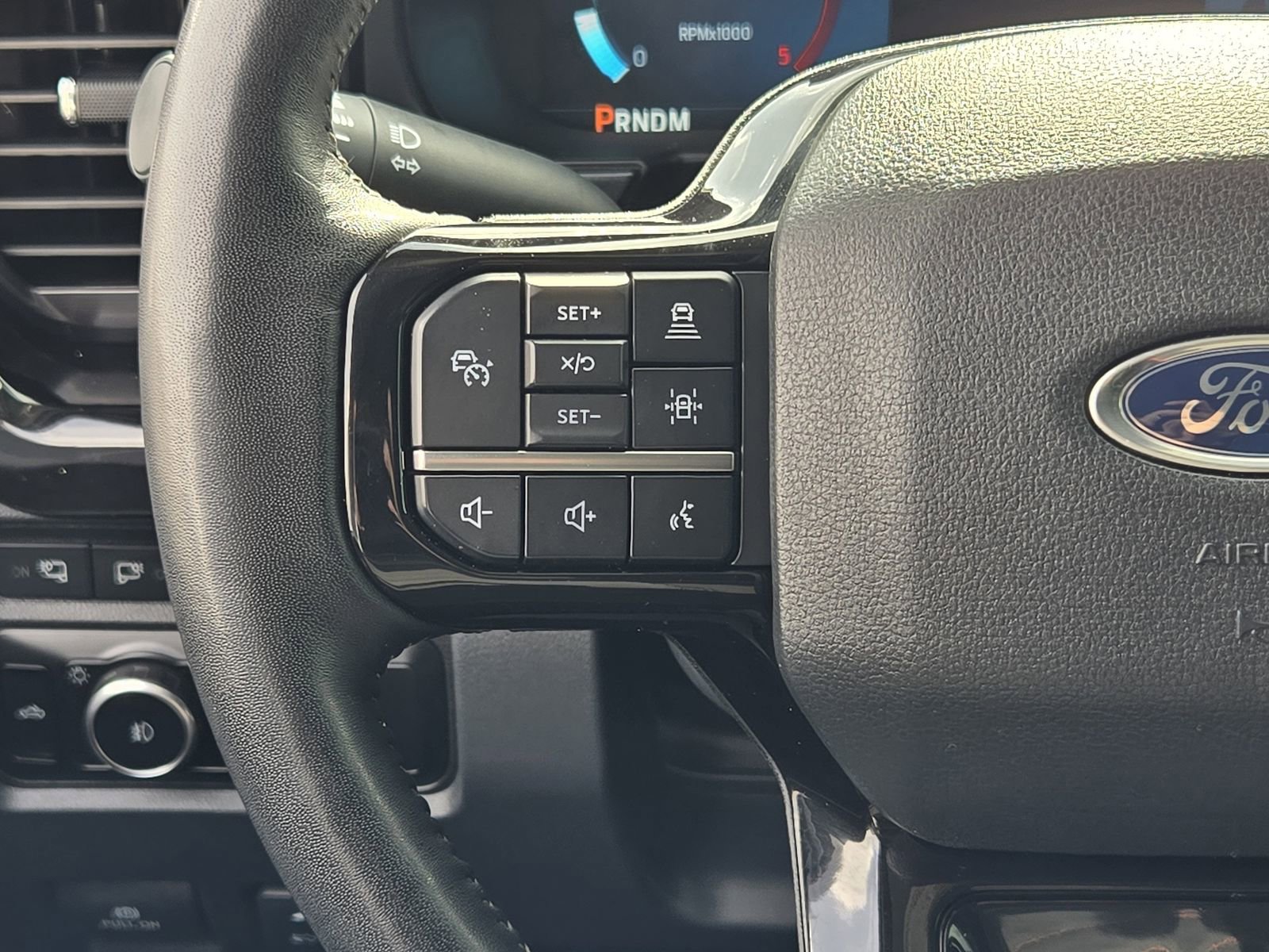 Used 2023 Ford F250 Lariat w/ Lariat Ultimate Package AWD/4WD image 27