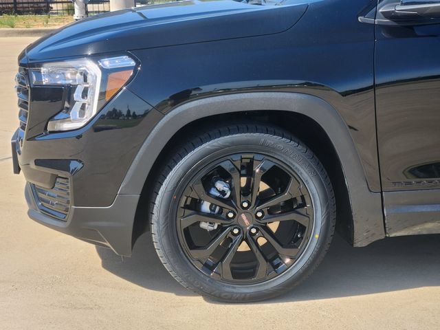 Used 2022 GMC Terrain SLE w/ Driver Convenience Package FWD image 8