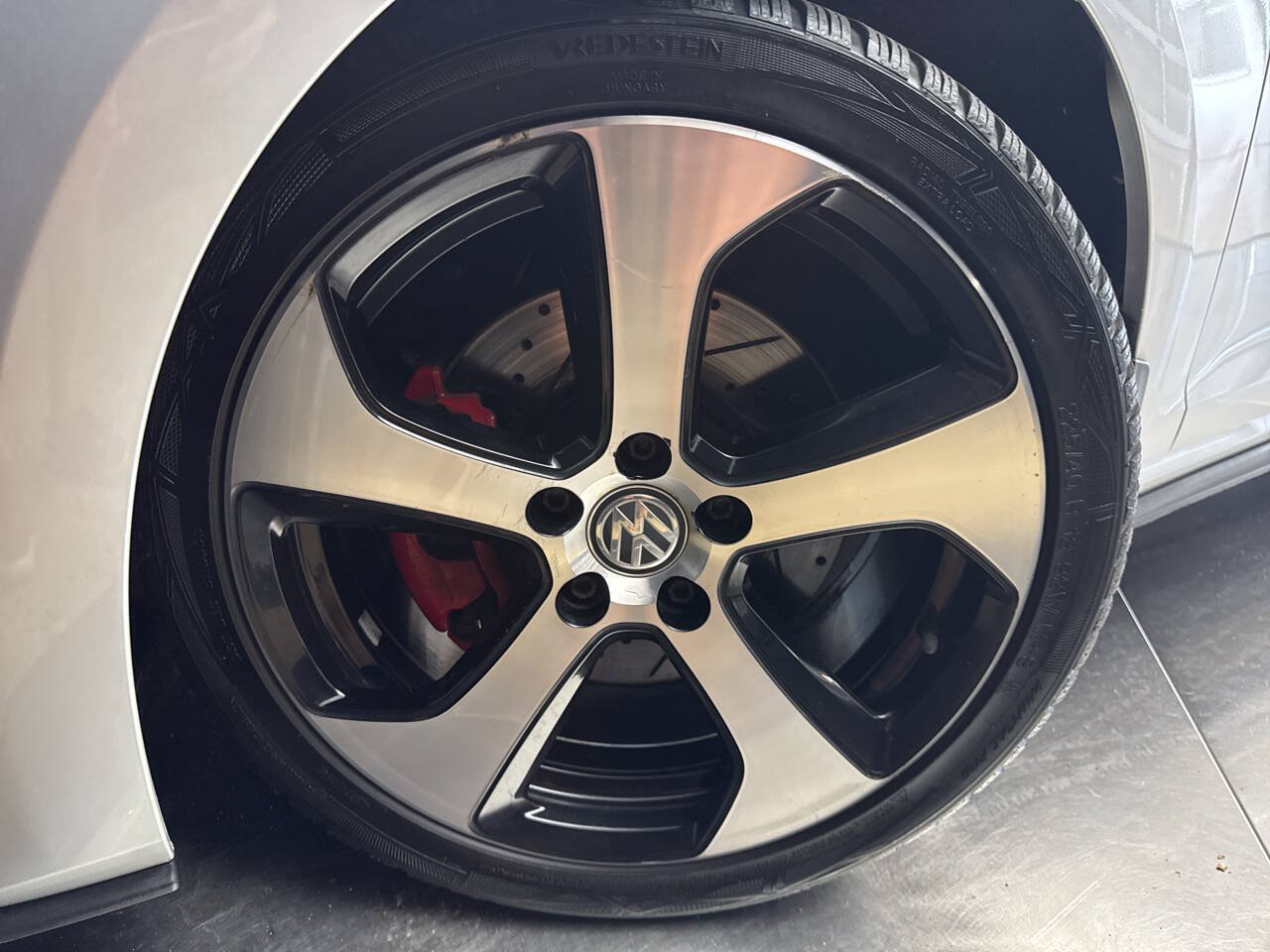 Used 2016 Volkswagen GTI SE w/ Lighting Package (SEL) FWD image 29