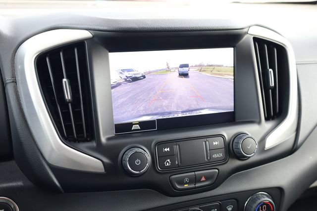 Used 2024 GMC Terrain SLT image 18